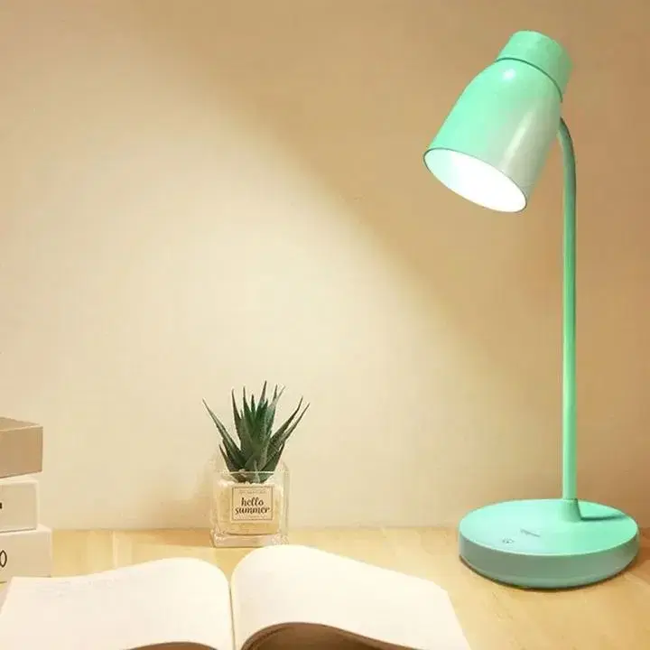 YAGE Table Lamp - Image 1