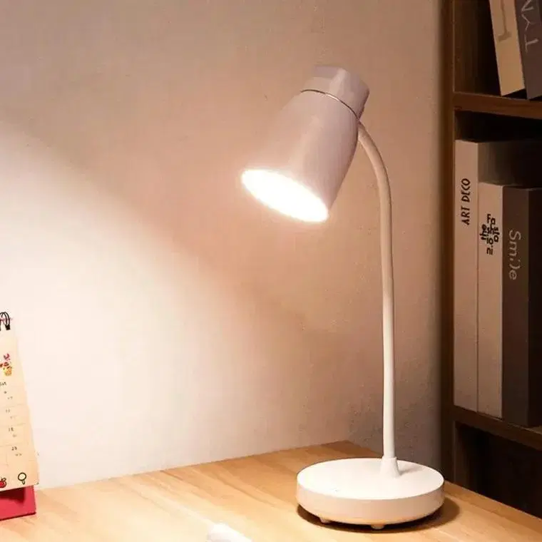 YAGE Table Lamp - Image 3